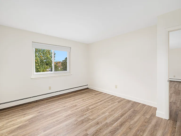 Parkway Cedarhurst Apartments — Photo 10