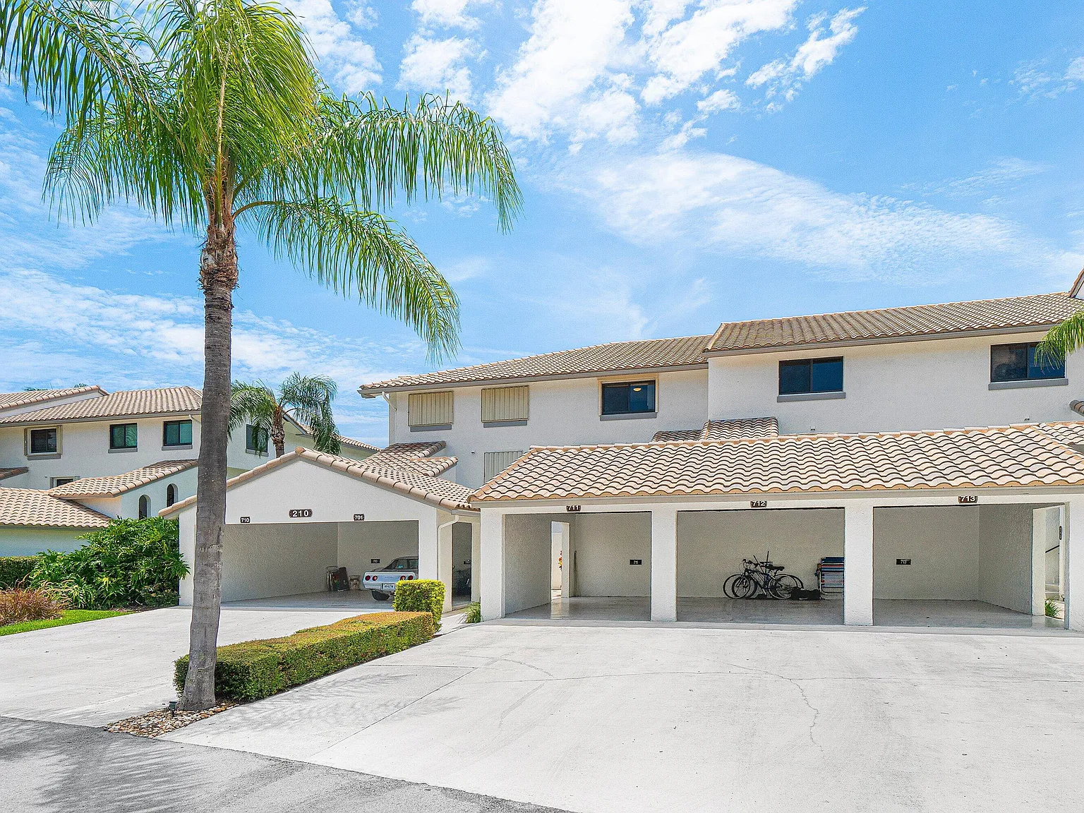 2 bed, 2.5 bath, 1512 sqft, $4,500 — Photo 3