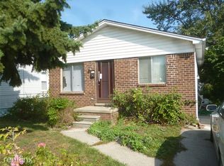 24900 Tuscany Ave, Eastpointe, MI 48021