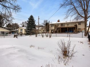 543 Junction Ln, Mendota Heights, MN 55118