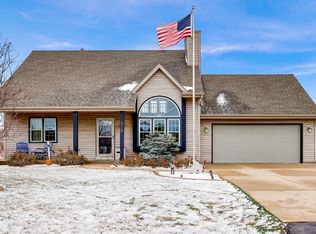 6718 Bobolink Rd, Racine, WI 53402