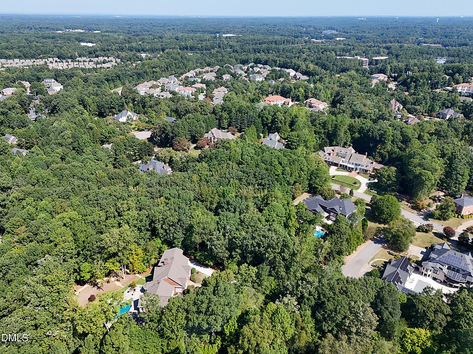 2nd image of 207 Devonbrook Ln #6
