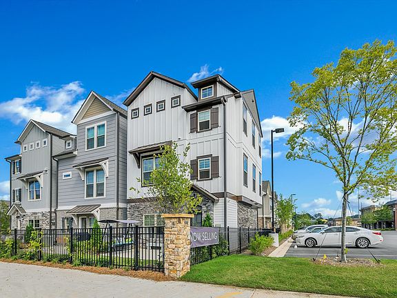 3rd image of 1001 Kirkland Cir SE