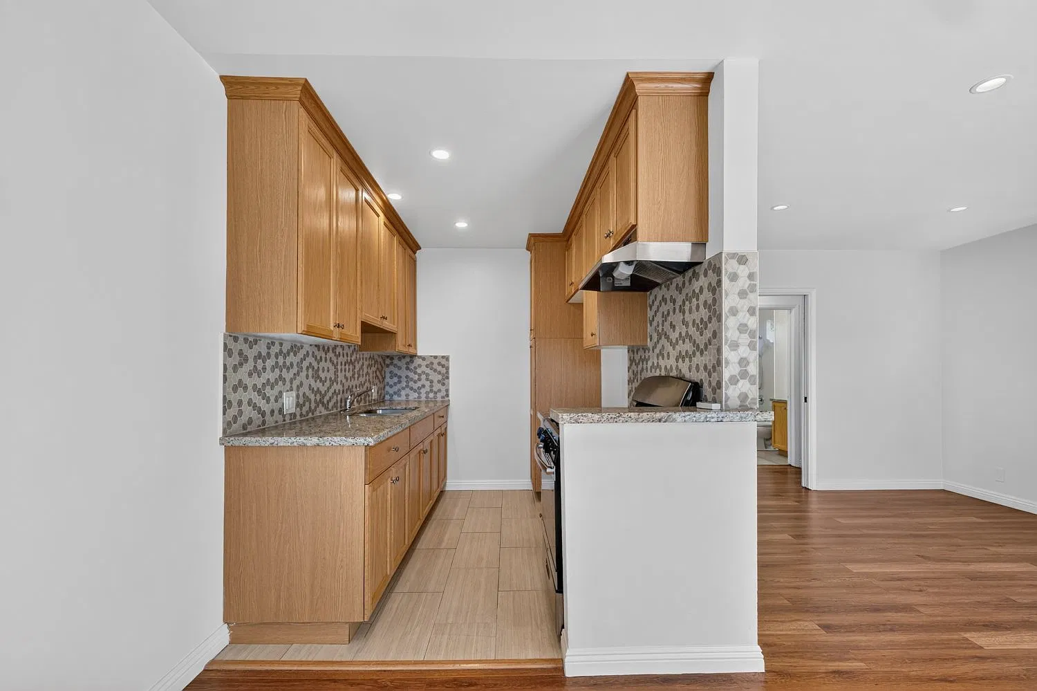 1 bed, 600 sqft, $1,800 — Photo 3
