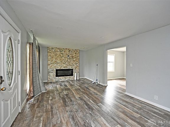 5th image of 3200 Earlham Dr