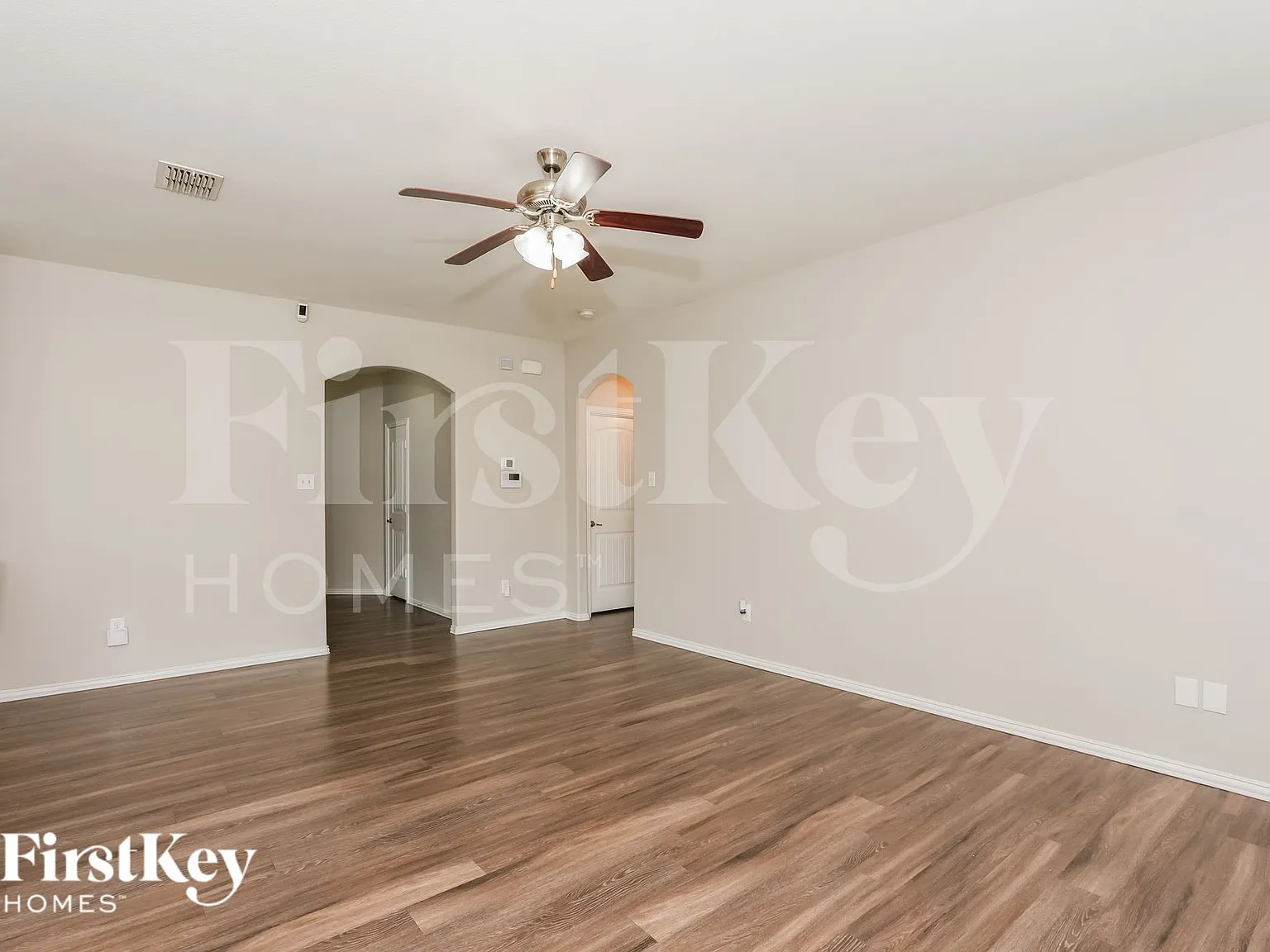 3 bed, 2.0 bath, 1689 sqft, $2,080 — Photo 2