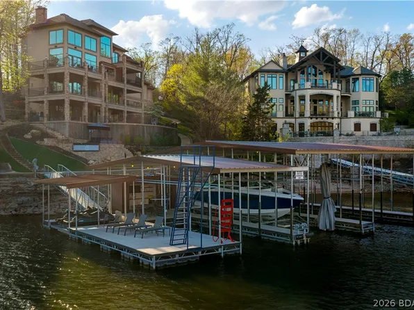 236 Woodhaven Ln, Sunrise Beach, MO 65079