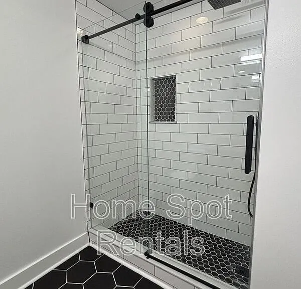 925 Garrett St SE #318 — Photo 10