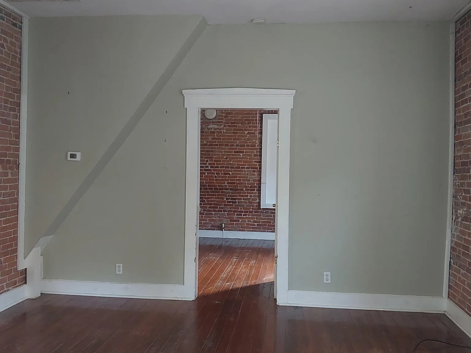 1 bed, 950 sqft, $1,150 — Photo 3