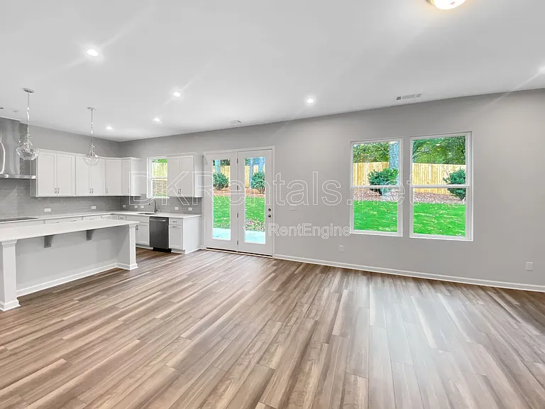 245 Birchwood Row — Photo 9