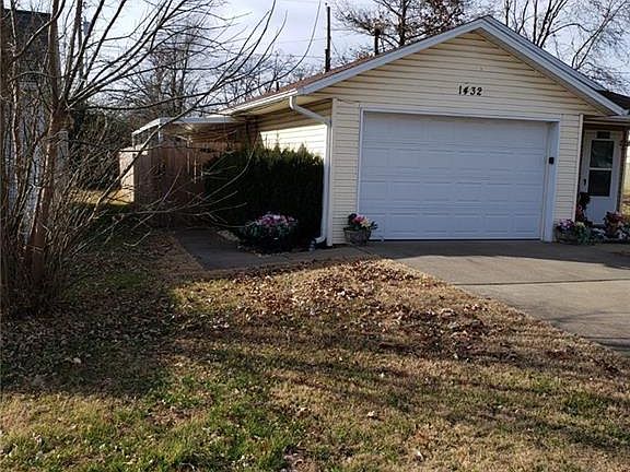 3rd image of 1432 S Arkansas St