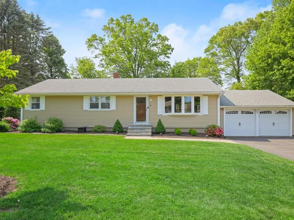 10 Macarthur Rd, Trumbull, CT 06611