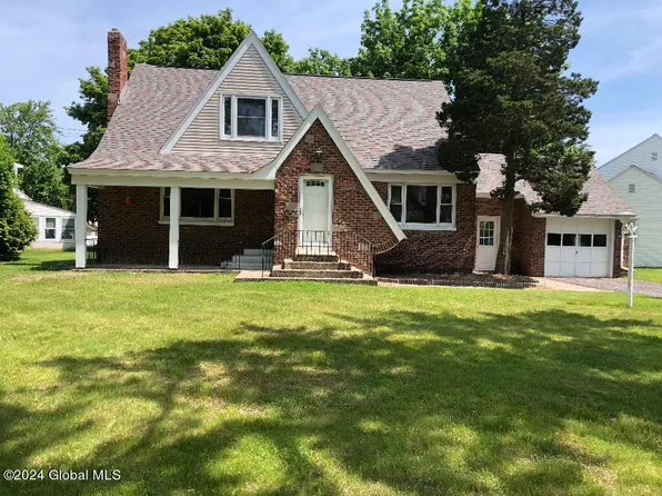 27 Mayflower Drive, Schenectady, NY 12306