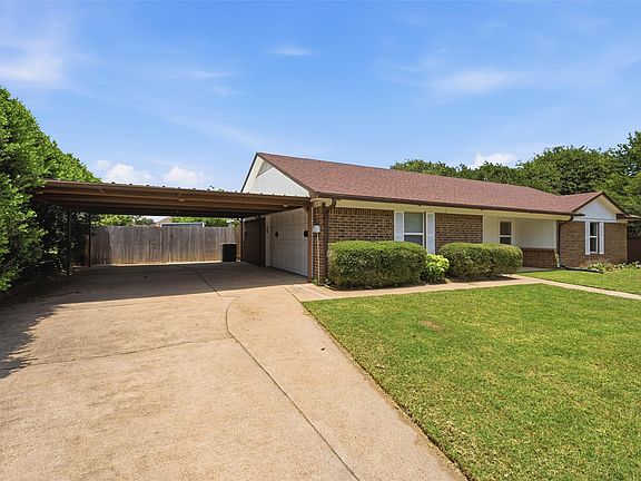 2nd image of 308 Oakwood Ln