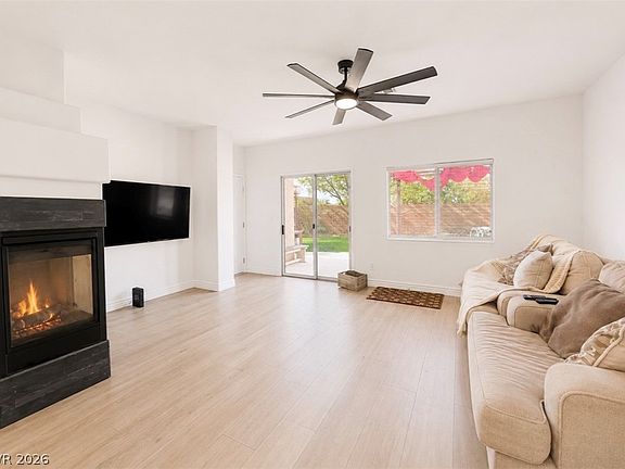 5th image of 2444 Belt Buckley Dr