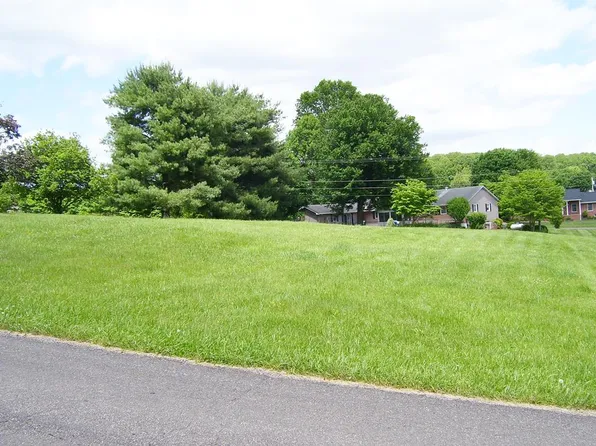 Windsor Ln, Abingdon, VA 24210