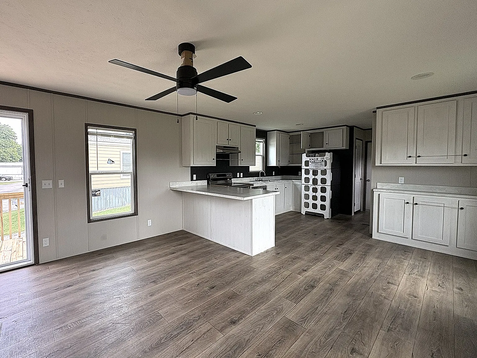 2 bed, 896 sqft, $899 — Photo 1
