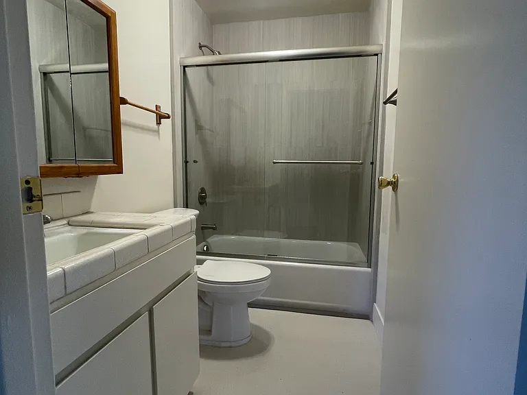 149 Lee St #2 — Photo 10