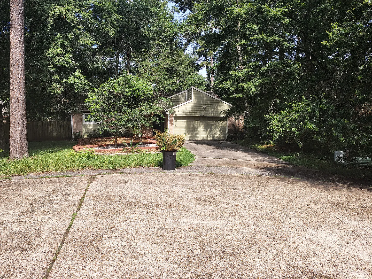 3 bed, 1596 sqft, $2,100 — Photo 1