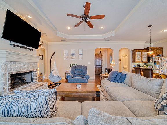 3rd image of 112 Germantown Cir