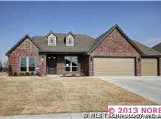12108 E 70th St, Owasso, OK 74055