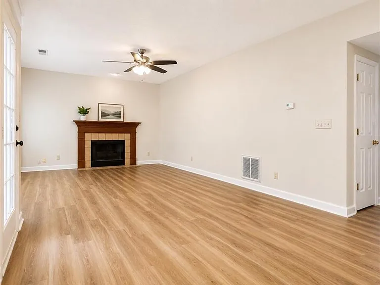1630 Green Oak Cir — Photo 9