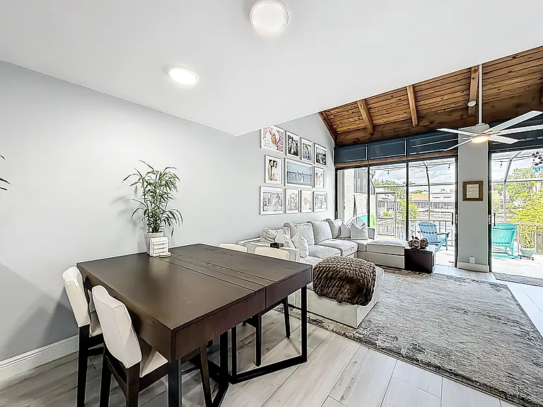 11313 NW 15th St — Photo 19