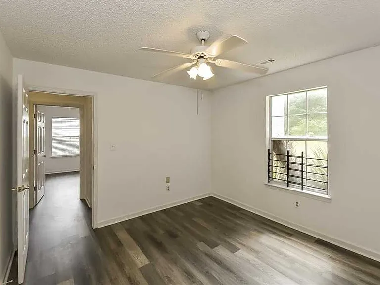 8141 Hynds Springs Ln — Photo 8
