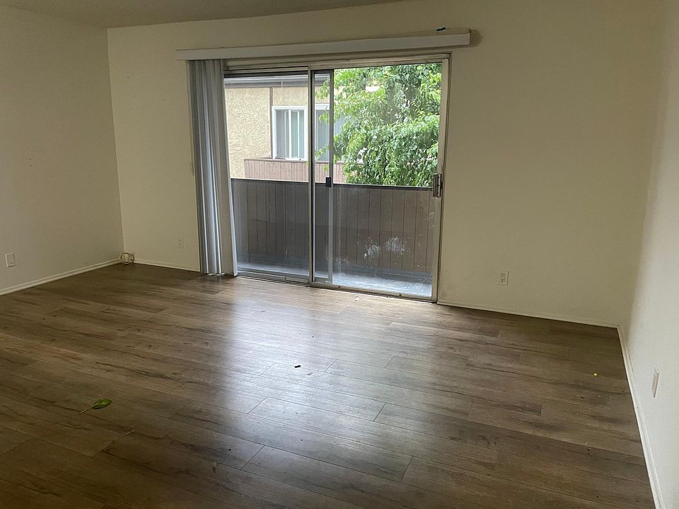 1st image of 18618 Collins St APT 201