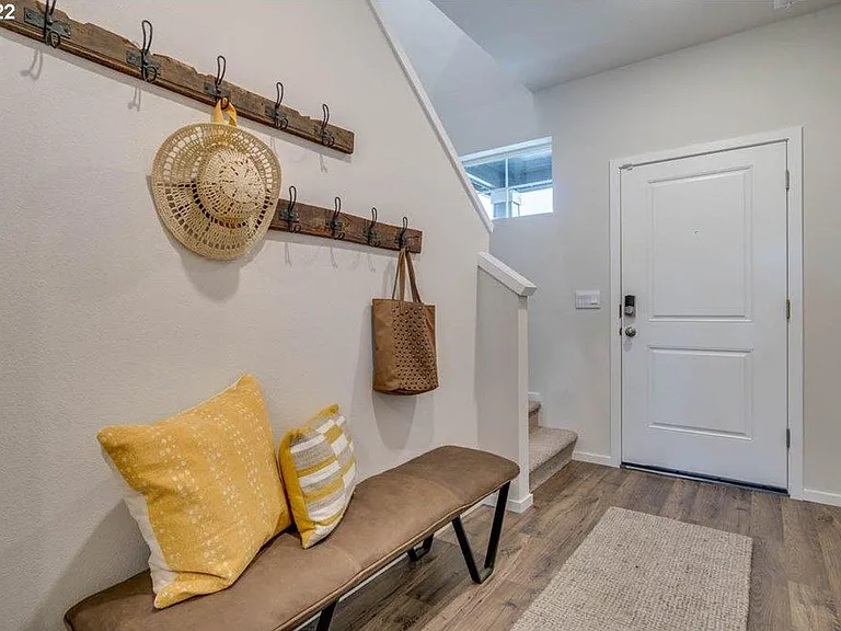 2251 Halter Dr — Photo 3