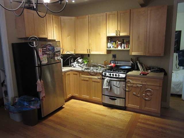 1st image of 887 Saint Johns Pl #8