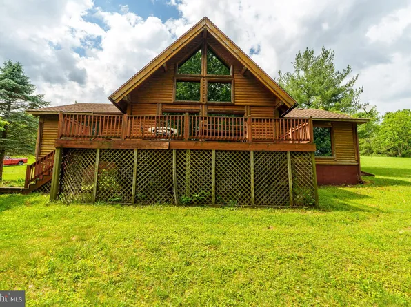 2688 Graydon Rd, Glen Rock, PA 17327