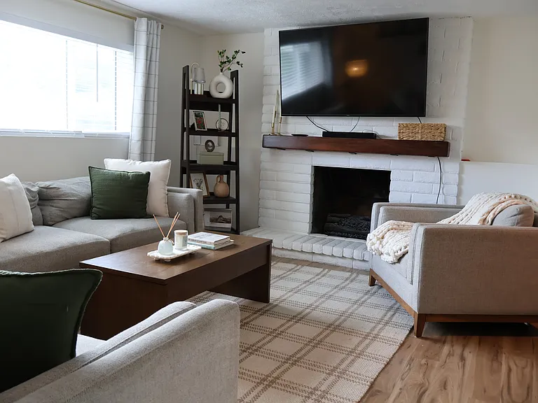 9538 S 220 E — Photo 2