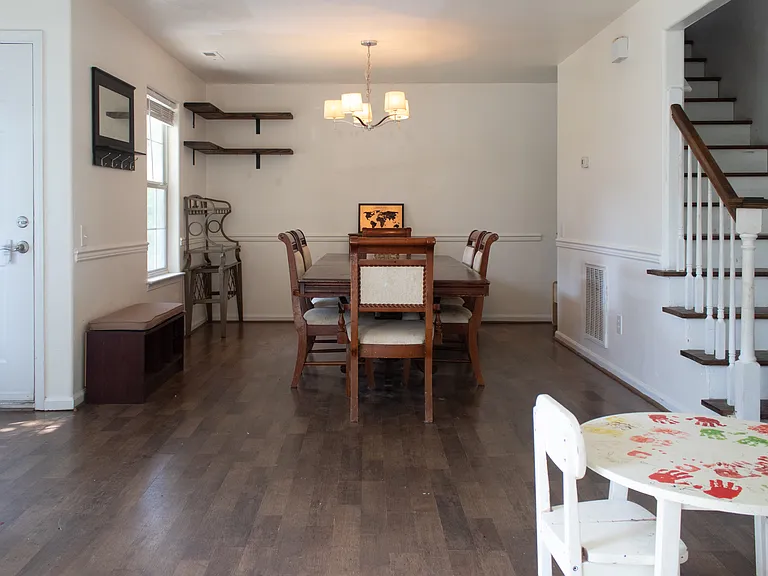 210 Rockwood Pl — Photo 10