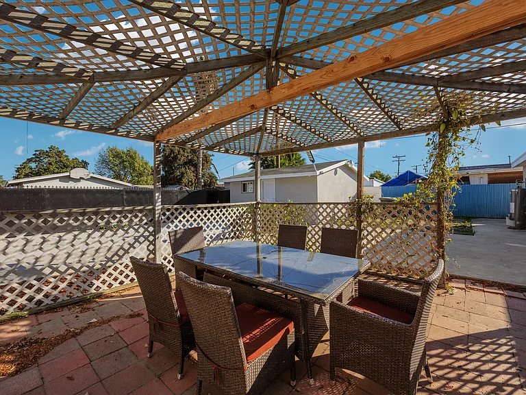 10462 Poona Dr — Photo 9