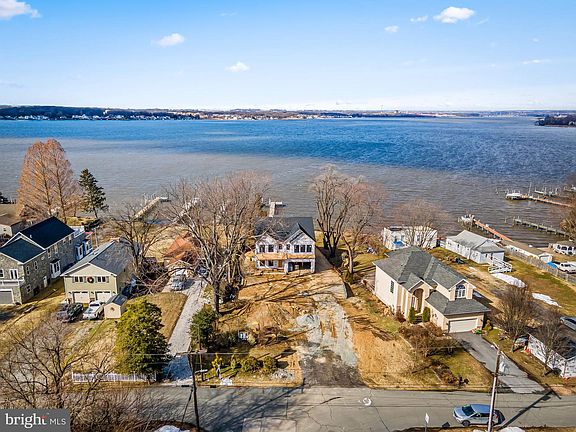 4th image of 1158 E Riverside Ave