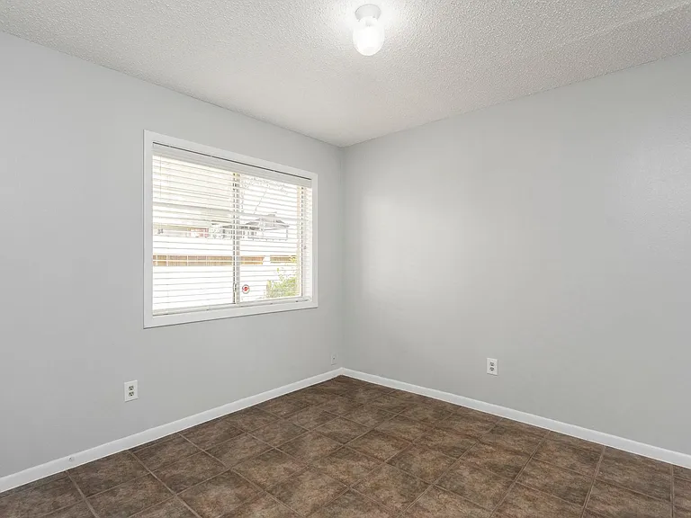 2015 Braesmeadow Ln — Photo 16