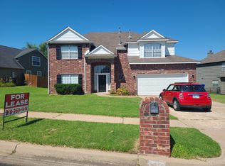320 N Hemlock Ave W, Broken Arrow, OK 74012