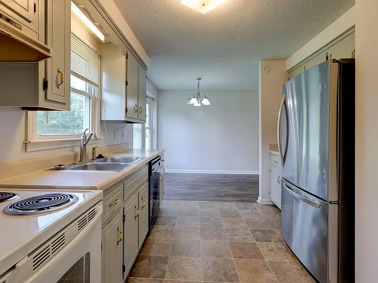 204 Bob White Dr — Photo 22