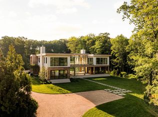 27 Fresh Pond Rd, Sag Harbor, NY 11963