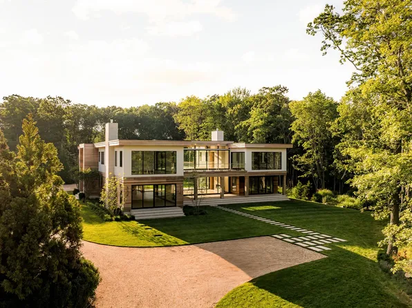 27 Fresh Pond Rd, Sag Harbor, NY 11963