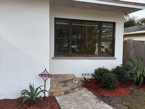 2nd image of 1324 Young Ave