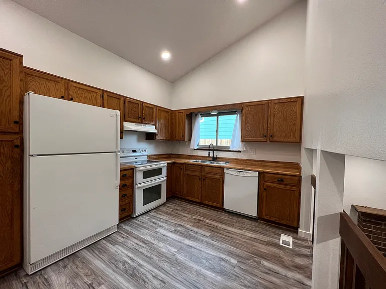 3515 Rockhampton Ct — Photo 27