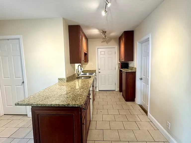 1 Hilton Ave #1 — Photo 1