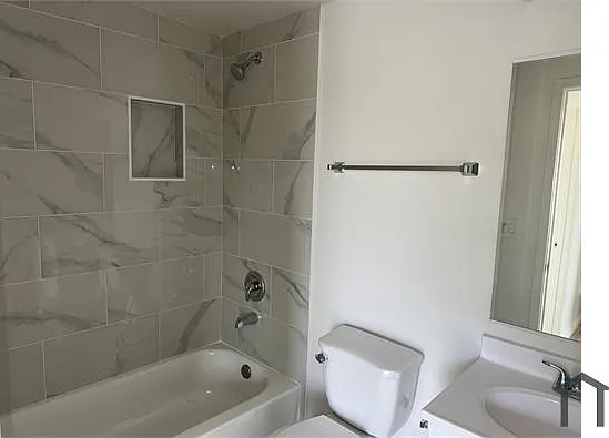 2 bed, 650 sqft, $2,798 — Photo 4