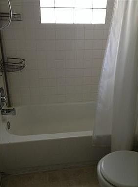 5th image of 18 W 74th Ter