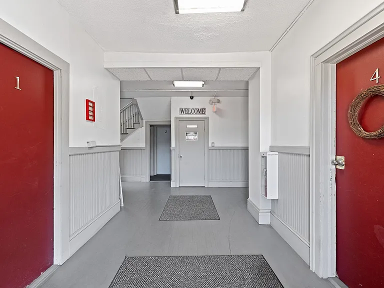 524 Sunapee St #10 — Photo 7