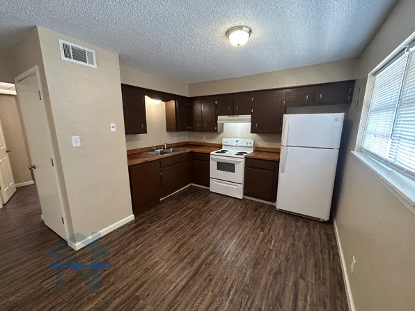 302 Georgia St, Queen City, TX 75572