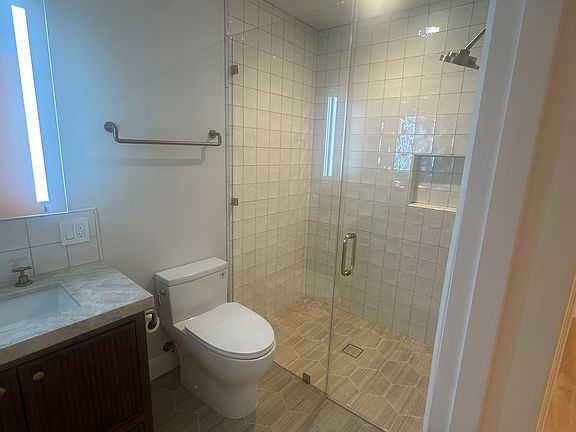 4th image of 4346 Kraft Ave