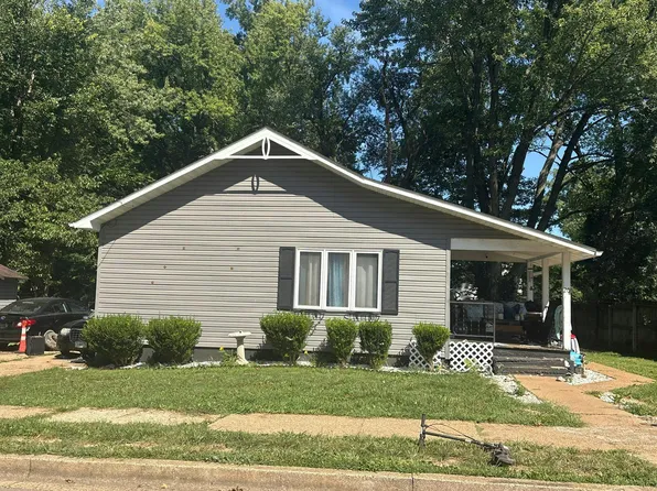 20 S Fleming St, Farmington, MO 63640